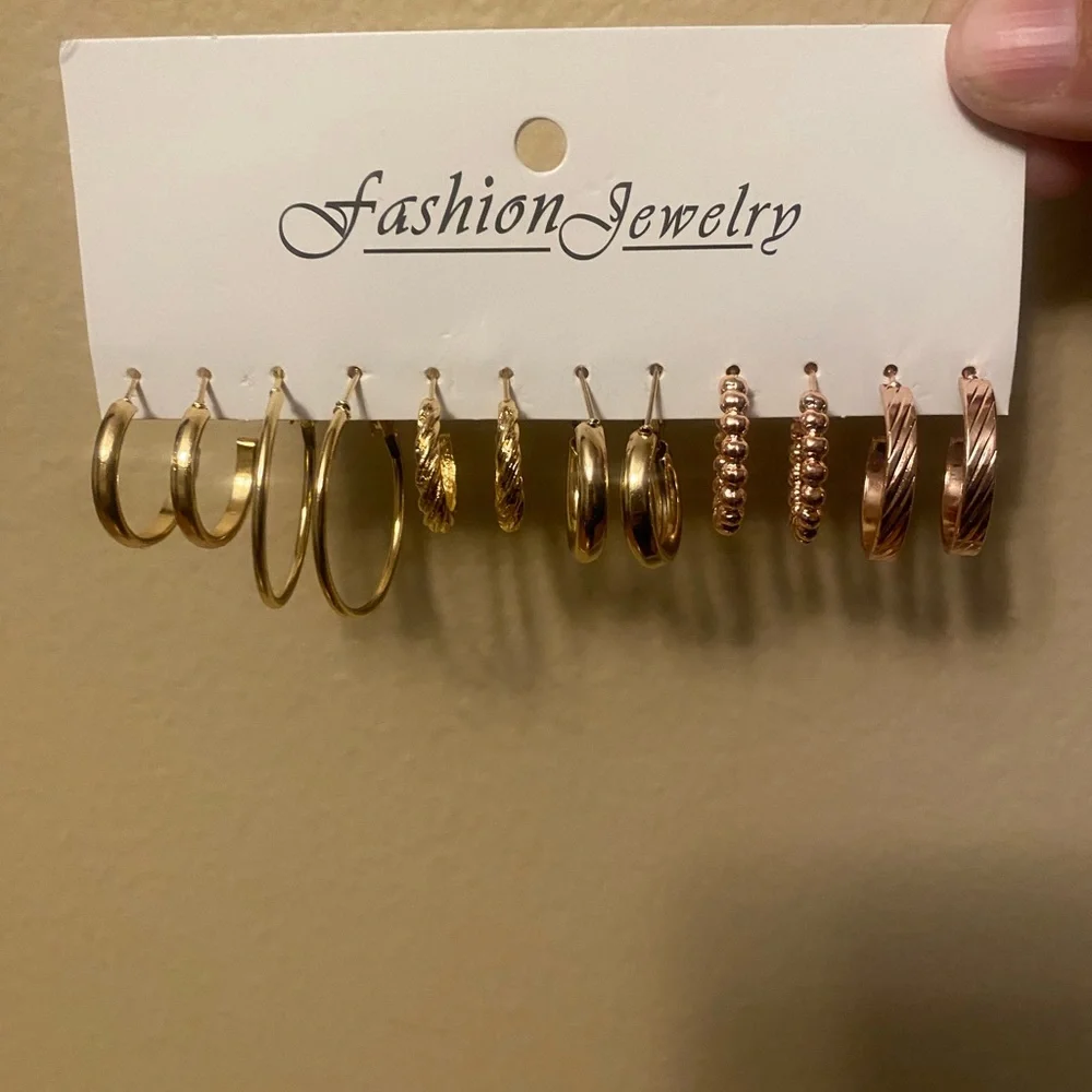 NEW fashion earrings set